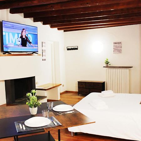 Hbhall Navigli 2 Apartment Mediolan Zewnętrze zdjęcie
